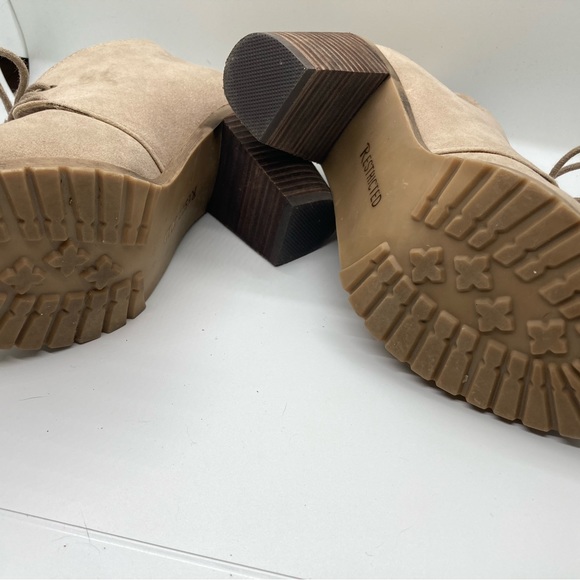 Restricted heeled boot suede - Picture 4 of 5